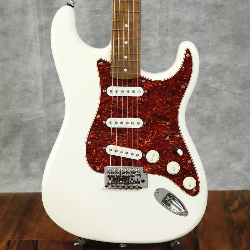 Squier Vintage Modified Stratocaster Olympic White (S/N:NSHA09000610)  (11/03)