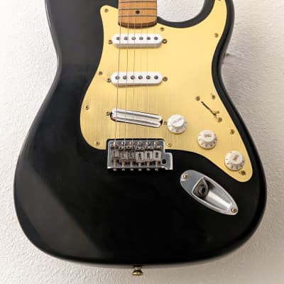 ギター Busker's Storatocaster Humbacker H-S-S BUSKERS Stratocaster HSS 1990s Black MIJ? | Reverb