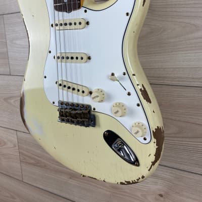 Fender Custom Shop 1967 Stratocaster Heavy Relic Electric Guitar Aged Vintage White image 5