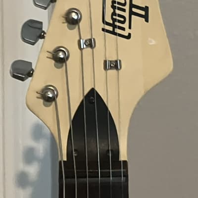 Hondo II - Red Stratocaster image 3