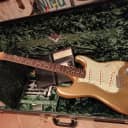 Fender Custom Shop Masterbuilt Limited Edition Greg Fessler 64 Sparkle Gold Relic
