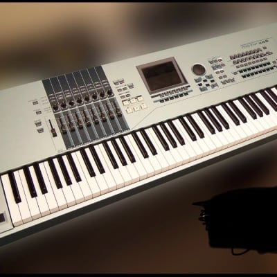 Yamaha Motif XS 8 Production Synthesizer 2000s - Gray