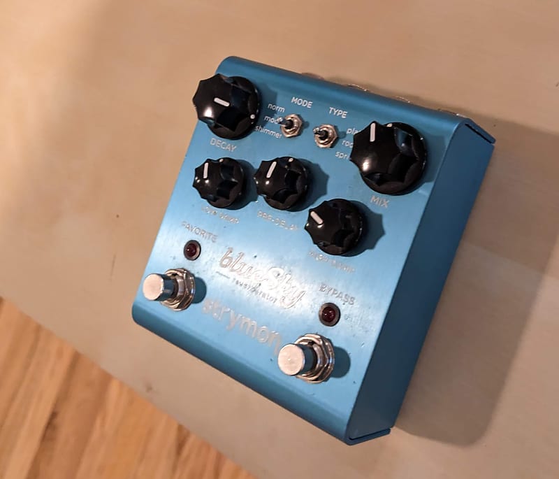 Strymon Blue Sky Reverberator V1 2010 2022 Blue Reverb