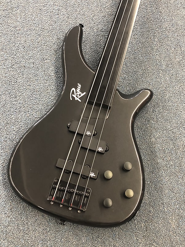 Rogue Fretless Bass Reverb