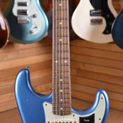 Fender Vintera Road Worn '60s Stratocaster Pau Ferro Fingerboard Lake Placid Blue image 9