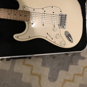 lefty Fender Stratocaster 1989 Olympic White image 1
