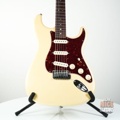 Fender American Deluxe Stratocaster with Rosewood Fretboard and SS frets 2009 Olympic Pearl for sale