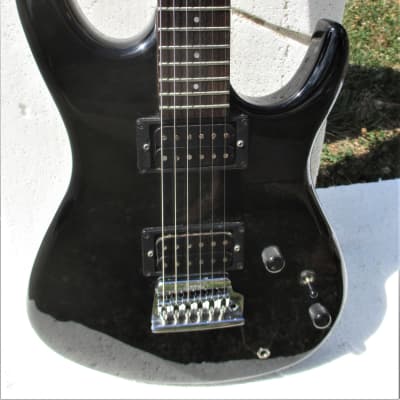 Immagine Ibanez Roadstar RG 100 Guitar, 1997, Korea,  Black Finish.  Sleek Neck,  Plays &  Sounds Good - 3