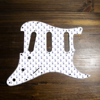 Streamline - Stratocaster Pickguard - White/Black/White