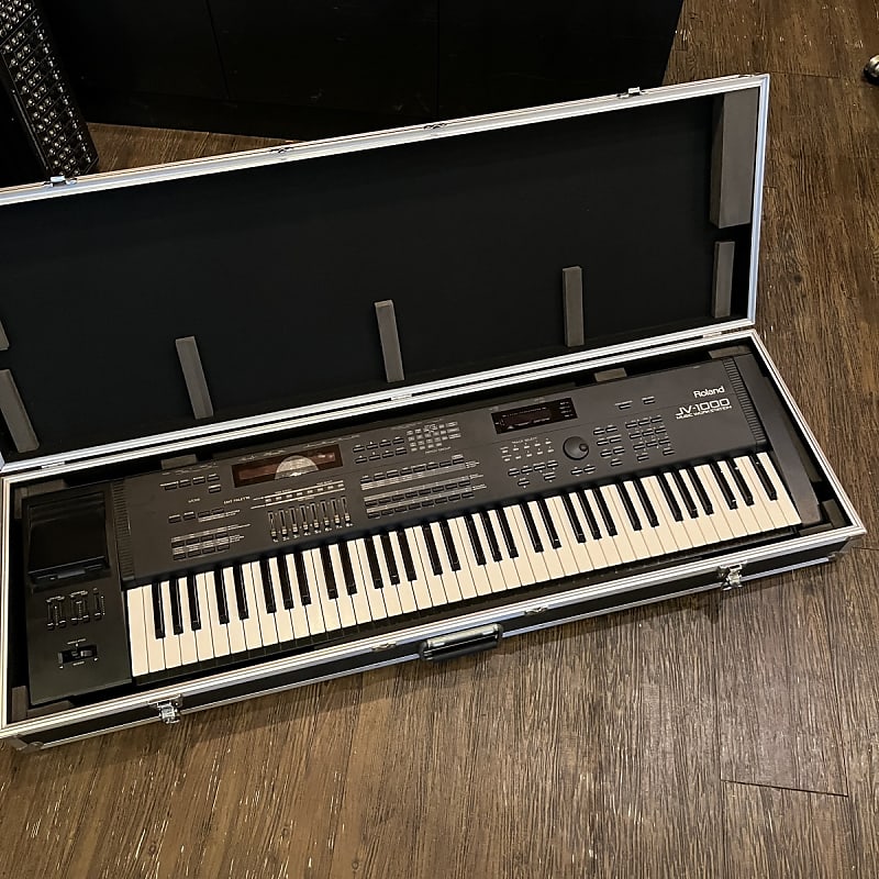 Roland JV-1000 ミュージックワークステーション ROLAND JV-1000 MUSIC WORKSTATION SYNTHESIZER KEYBOARD, STAND