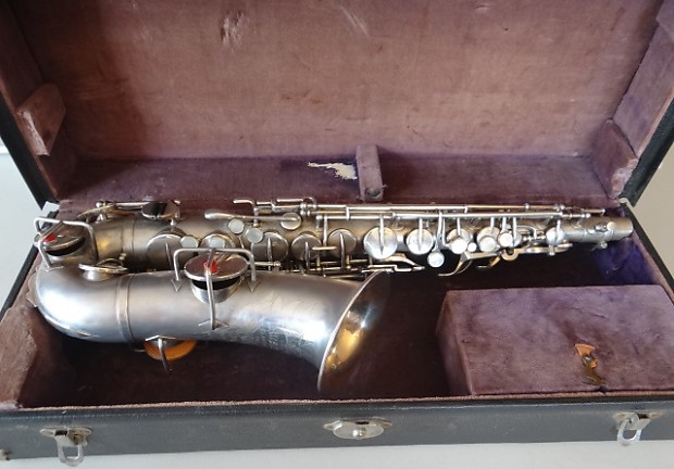 Silver Alto saxophone 1925 Buescher True Tone plays great