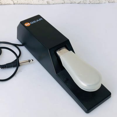 M-Audio Fast Track USB Guitar Mic Recording Interface + M-Gear Foot Sustain Pedal image 10