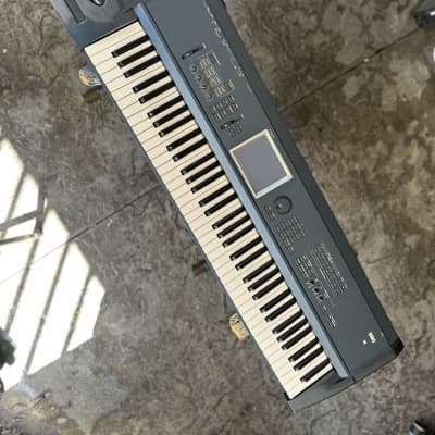 Korg Kronos 2 61-Key Music Workstation Keyboard Synthesizer with