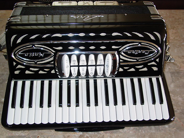 Lira centro hotsell matic accordion