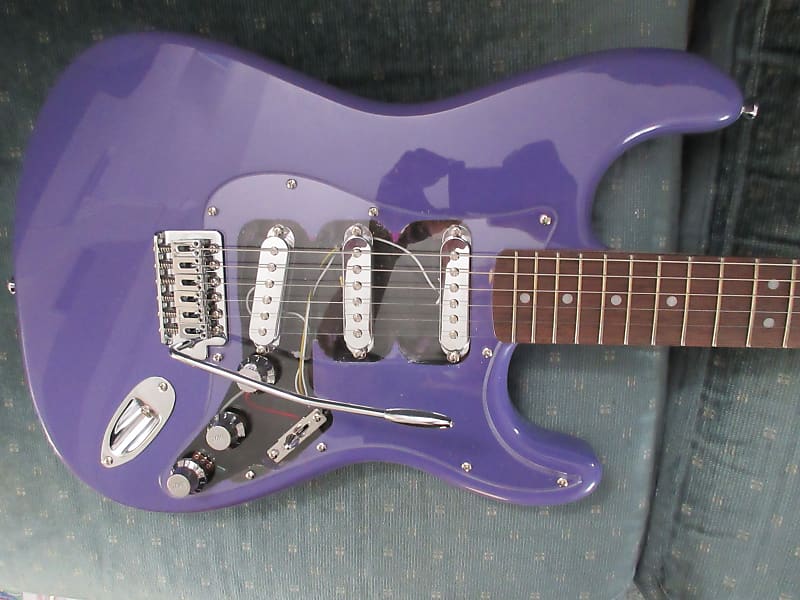 Cashified~ Squier by Fender Stratocaster w/Clear | Reverb