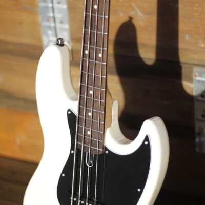 Sire Marcus Miller V3 2018 - Vintage White image 5