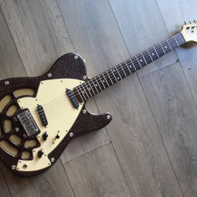 リンダート・ロコモーティブ　LINDERT LOCOMOTIVE T LINDERT LocoMotive T electric guitars
