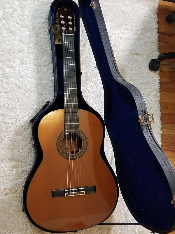 Guitare Classique Yamaha CG122MS 4/4 Table Massive Epicéa