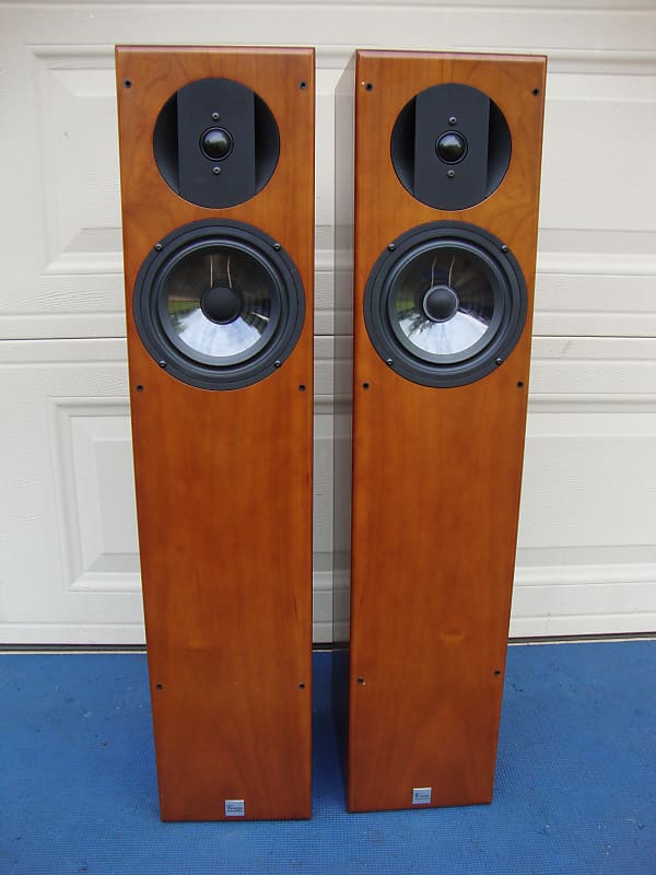 Beautiful Vienna Acoustics Bach Grand Floor Speakers ~ Cherry  			