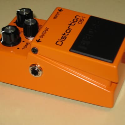 new (display case piece) A+ BOSS DS1 Distortion (2021 cur ver) +battery & strings (NO box, NO paperwork) image 12