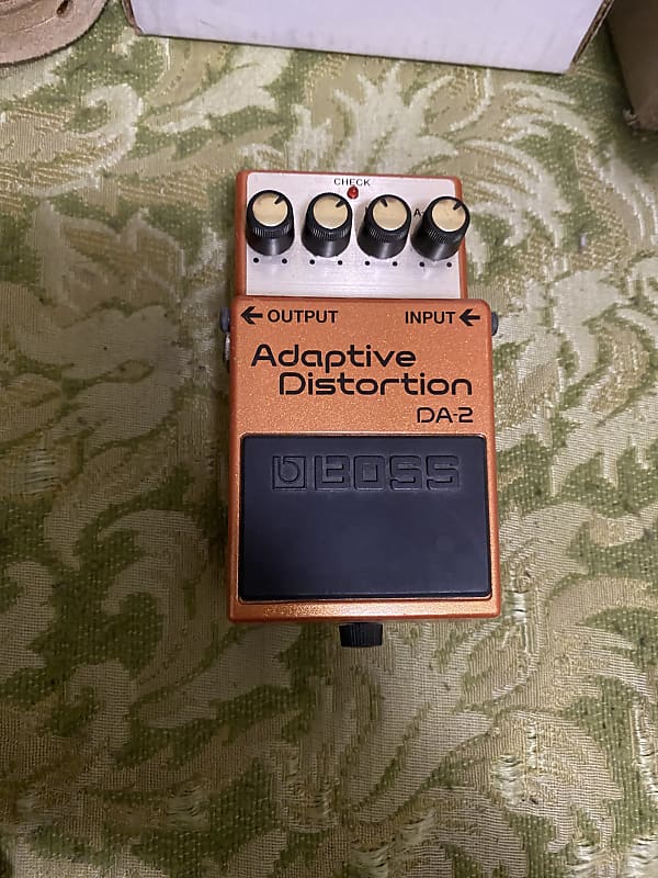 Boss DA-2 Adaptive Distortion