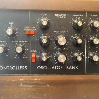 Minimoog Model D Mid- 1970s - Wood / maple image 9