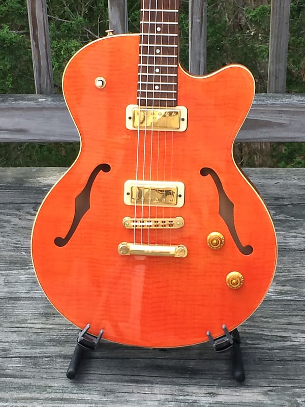 Yamaha AEX 520 Semi-Hollow Electric Guitar with Yamaha