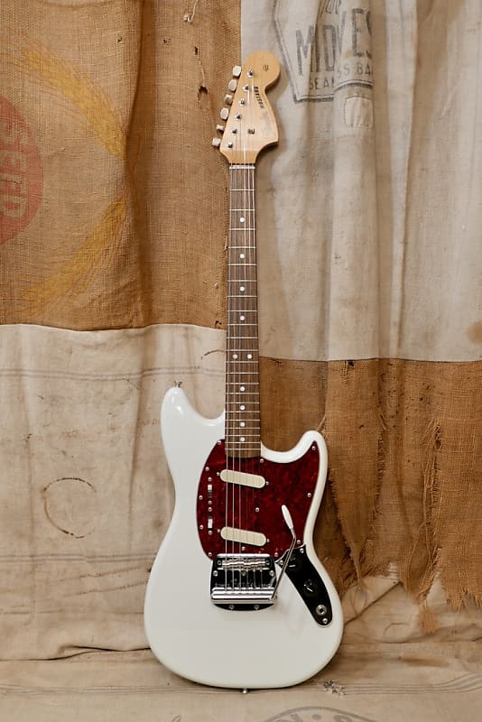 Fender MIJ Traditional II 60s Mustang | Reverb Canada