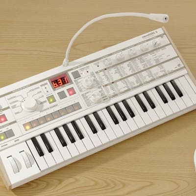 Korg microKORG-S 37-Key Synthesizer/Vocoder 2002 - 2019 - White image 2