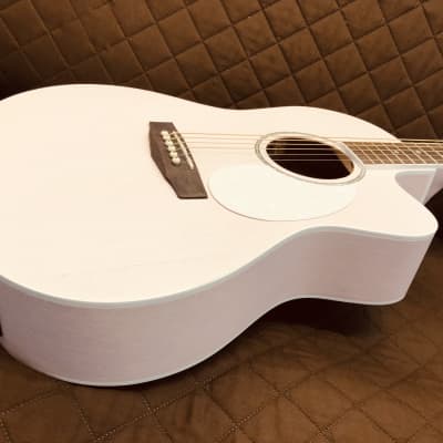 Cort JADECLASSICPPOP Jade Classic Series Venetian Cutaway Mahogany 6-String Acoustic-Electric Guitar image 10