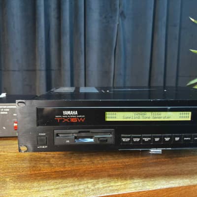 Yamaha TX16W Digital Wave Filtering Sampler 1980s - Black