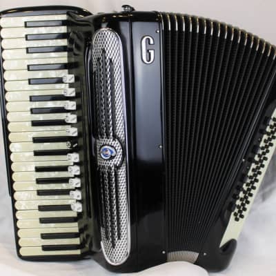 5364 - Black Giulietti Bassetti F4 Free Bass C Piano Accordion LMMH 41 43 for sale