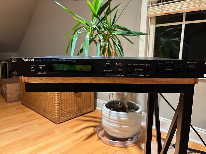 Roland JV-880 Multi Timbral Synthesizer Module | Reverb