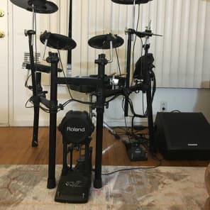 Roland TD-11 V Drumset with  top thorne, DW kick pedal, and Samson Amp image 5