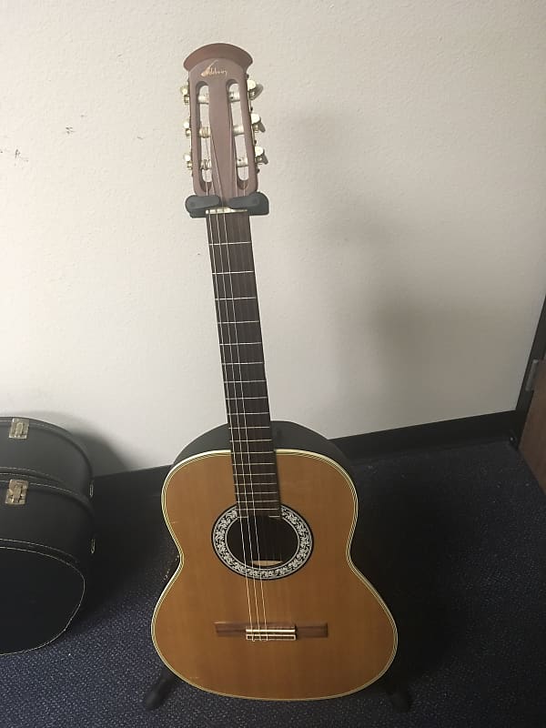 OVATION GUITARS
