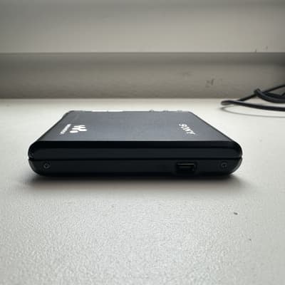 Sony MZ-M200 HI-MD Minidisc Recorder + 2 batteries + 1 HI-MD Disc + Accessories image 5