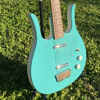 Jerry Jones Longhorn Bass6 bassVi 90’s  - Turquoise image 9