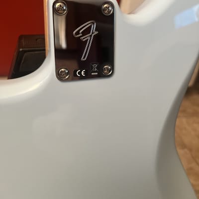 Fender CME Exclusive Player Jazzmaster 2021 - Present - Sonic Blue / White image 6