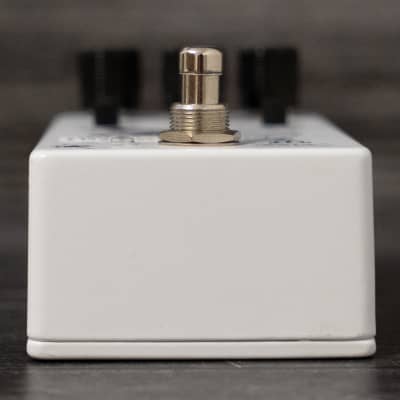 Ohmless Pedals Yara V2 Compressor Demo - YouTube