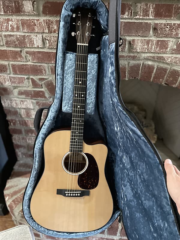 Martin special deals dreadnought cutaway 11e