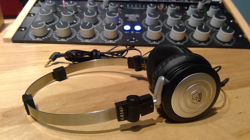 AKG K414P Closed - Back Headphones | Reverb