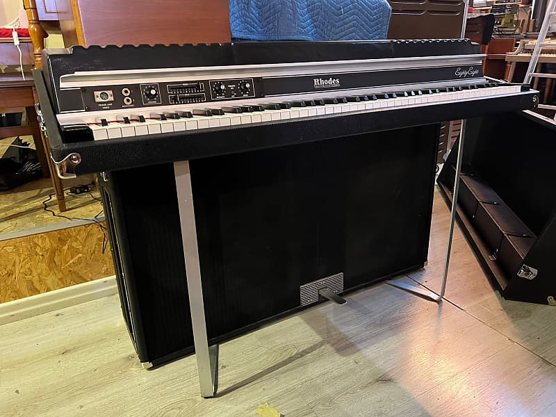 Fender Rhodes Mk2 Suitcase Piano 引き取り限定 Fender Rhodes Mk2 Suitcase Piano 引き取り限定