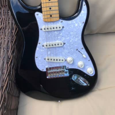 Fender Stratocaster 2022 - Black Partcaster image 3