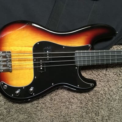 Squier Vintage Modified Precision Bass Fretless