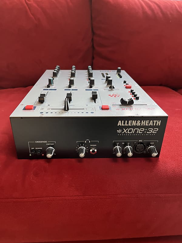 Allen & Heath XONE:32 Professional DJ Mixer