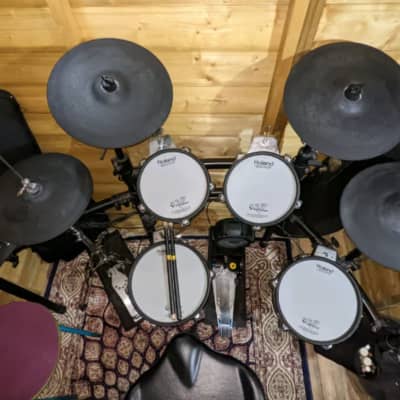 Roland TD17-KVX Digital Drum Kit with Tama Hardware and Alto