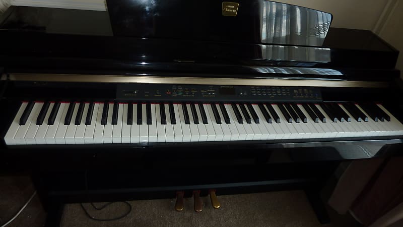 YAMAHA Clavinova 　CLP230 Yamaha Clavinova CLP-230 Digital Piano in mahogany finish stock nr