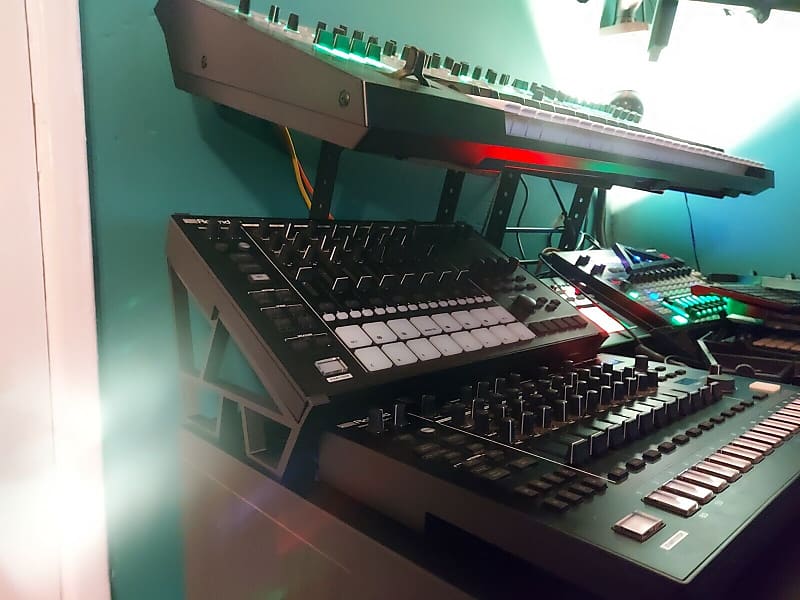 Roland Aira TR-8S MC-707 2 Tier effect lifting desktop studio