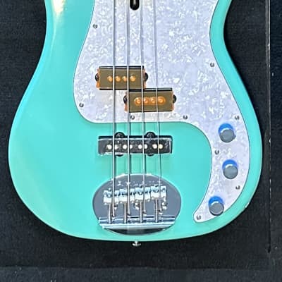 Lakland 44-64 Classic (Vintage P) Bass -USED- Lake Placid Blue