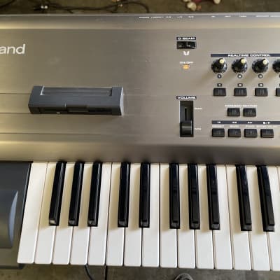 Roland Fantom FA-76 76-Key Music Workstation 2002 - 2003 - Silver